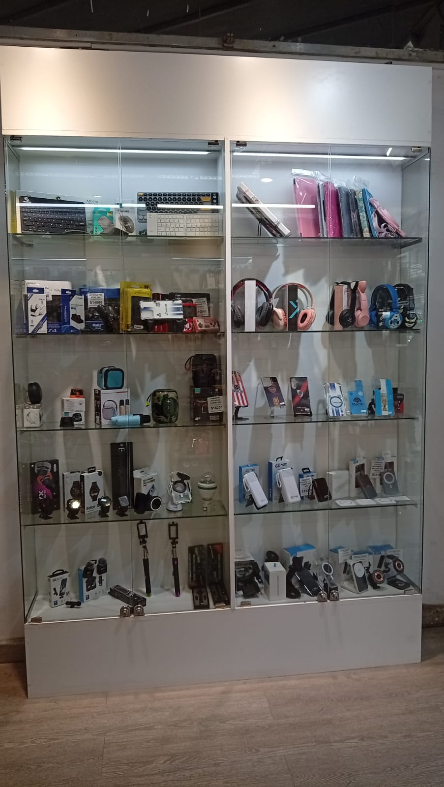 Local KOL Accesorios en Córdoba, foto 3